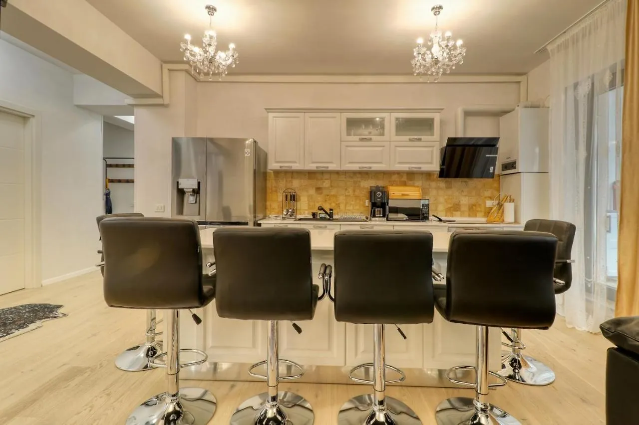 Luxurious 2 Bedroom Apartment In Herastrau Bucarest