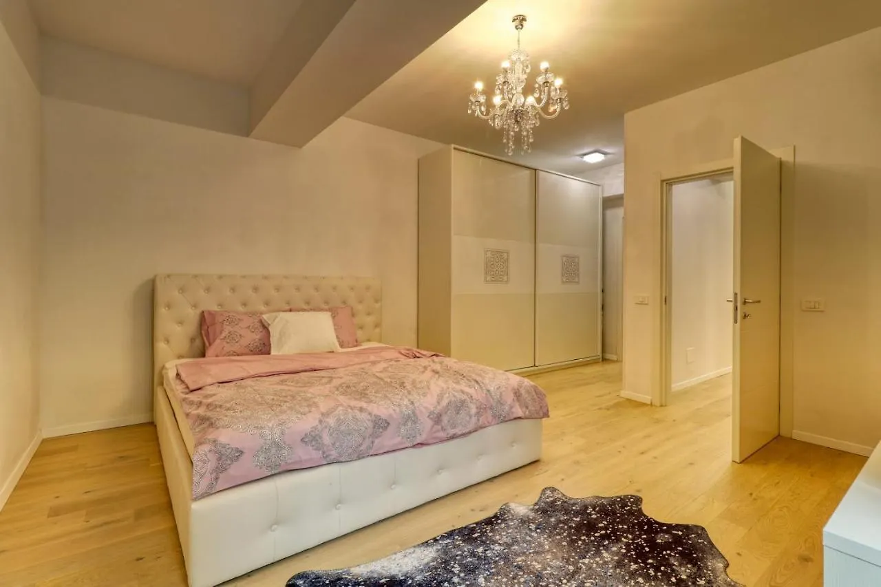 Luxurious 2 Bedroom Apartment In Herastrau Bucarest