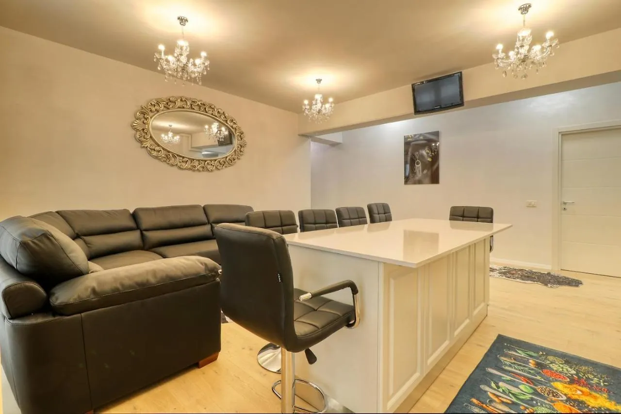 Luxurious 2 Bedroom Apartment In Herastrau Bucarest